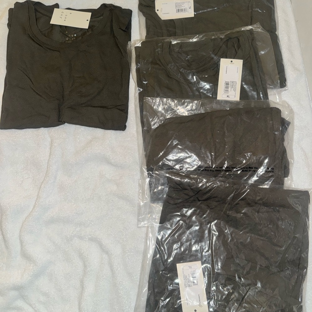 Women’s XL Army Green T-Shirt Bundle – 5 Pack Basic Tees New With Tags